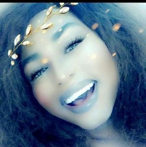 Meet your Posher, Ambrielle